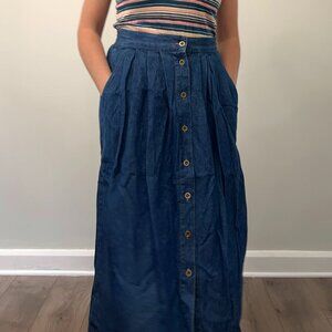 Vintage button-front denim maxi skirt 💙